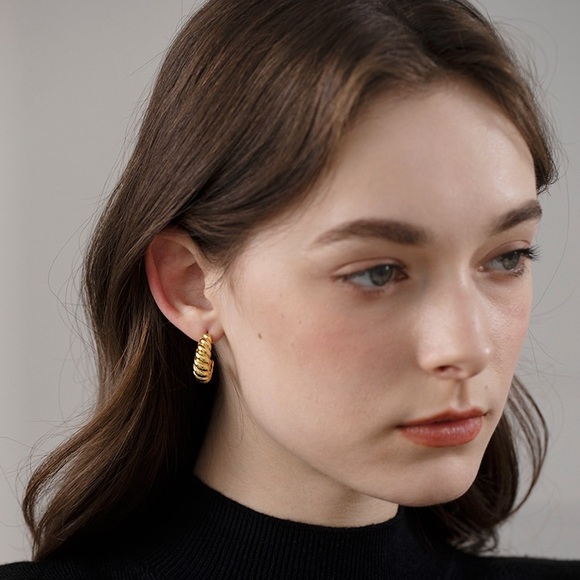 Gold twisted earrings, gold croissant earrings, mini hoop earrings, - Picture 8 of 9